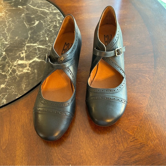 EUC💫MIZ MOOZ Franki Mary Jane Pumps Elegant Black Leather Women's Shoes size 10 - Picture 9 of 16